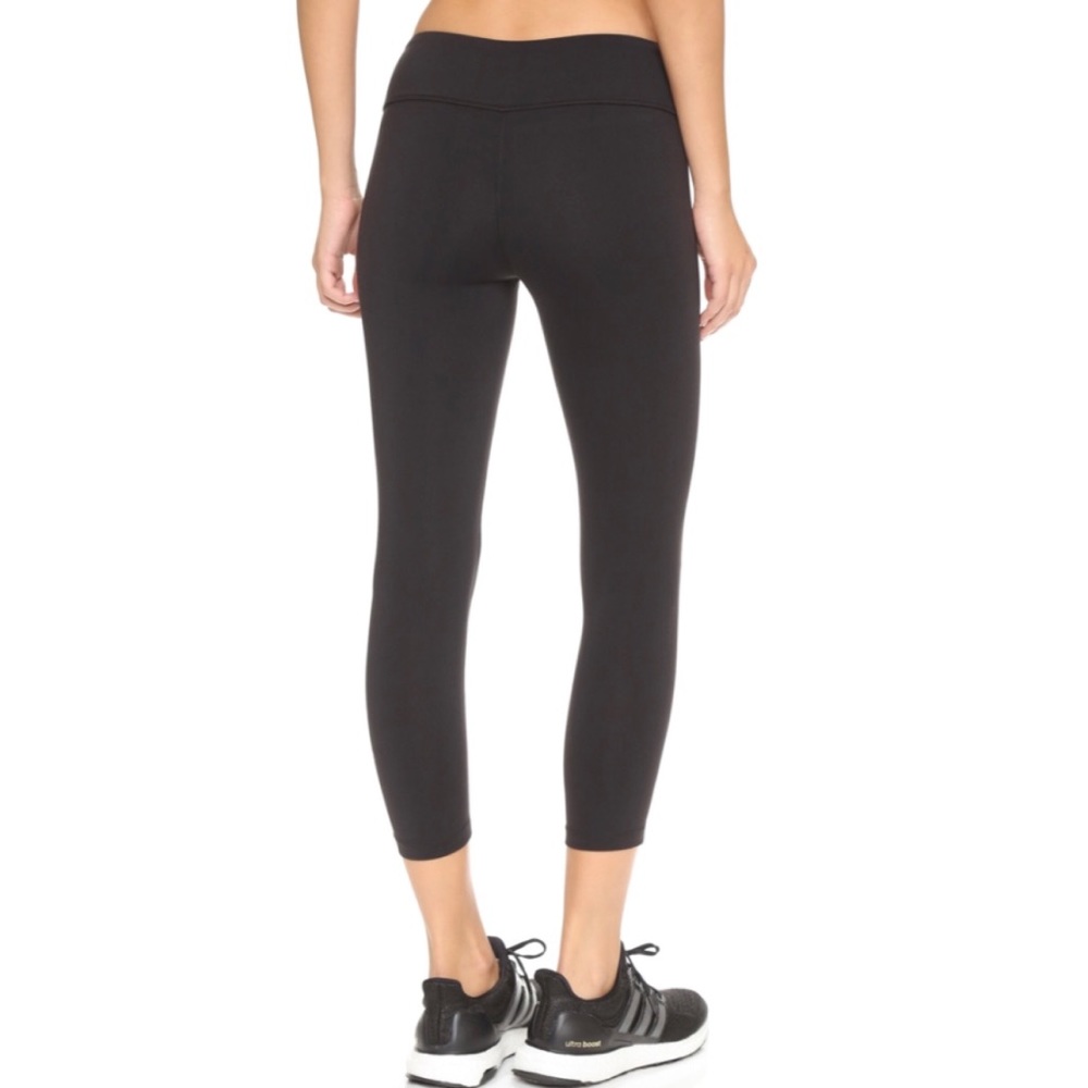 Splits59 Highlight Performance Cropped Capri Leggings - Picture 3 of 9